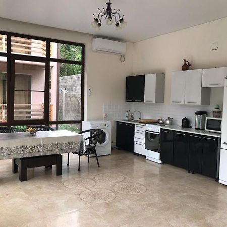 Гостевой Дом "Уют У Тумановых" Pizunda Extérieur photo
